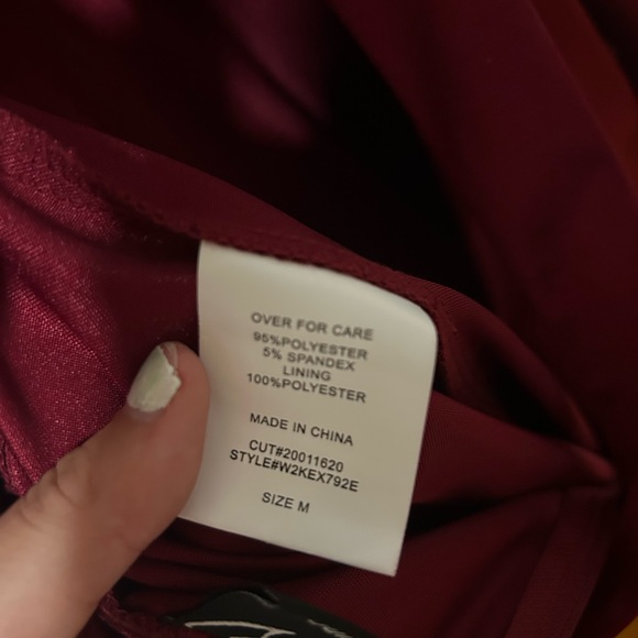 Windsor Burgundy Satin Strapless V-Neck Dress - Picture 4 of 4